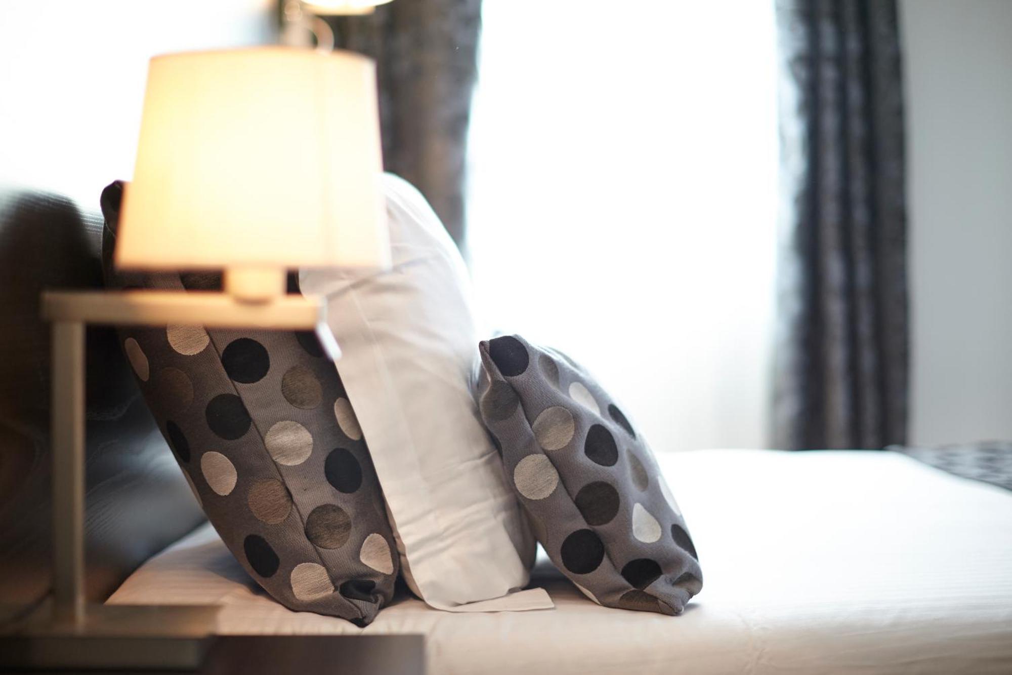 Seven Urban Suites Nantes Centre Экстерьер фото